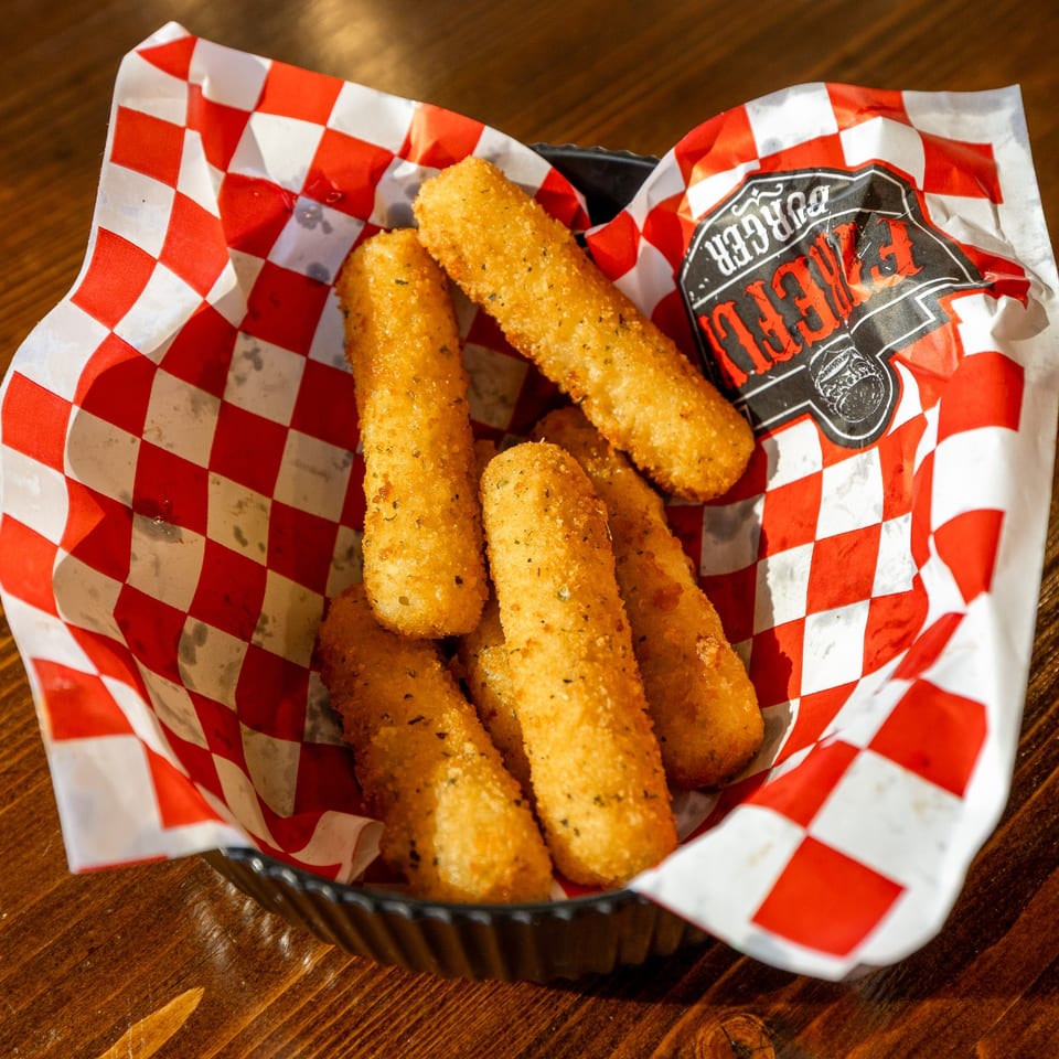 Golden mozzarella sticks